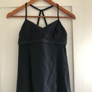 Lululemon black tank size 4